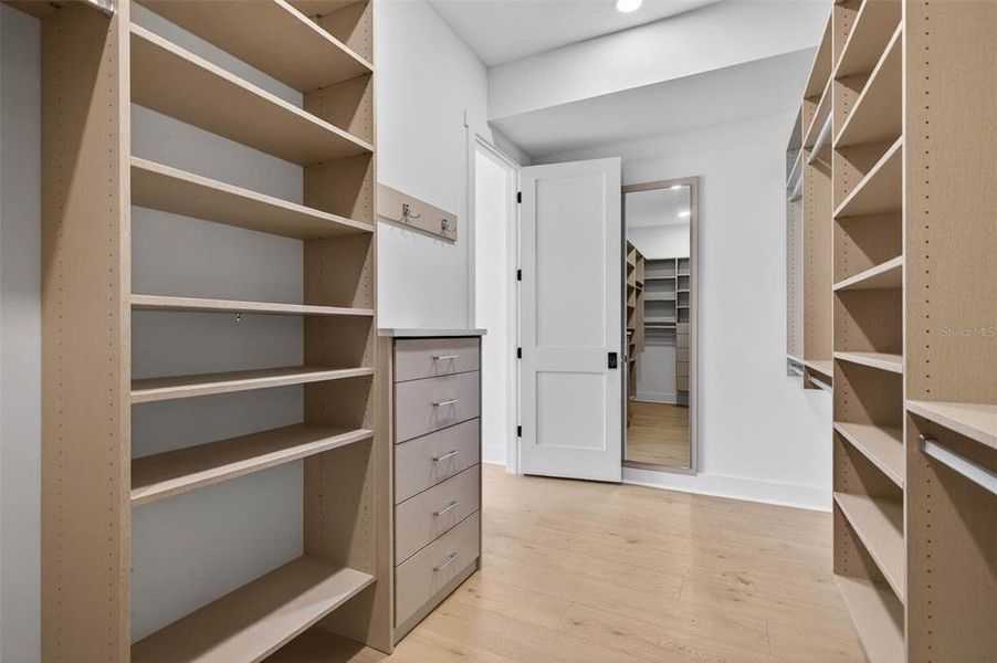 Furnished interior view inside a new home in , Treasure Island (Image 48).