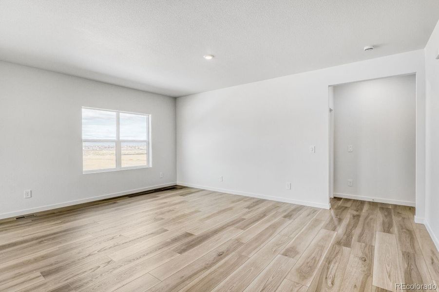 Spacious, unfurnished interior of a new home in Eastcreek Farm, Thornton (Image 8).