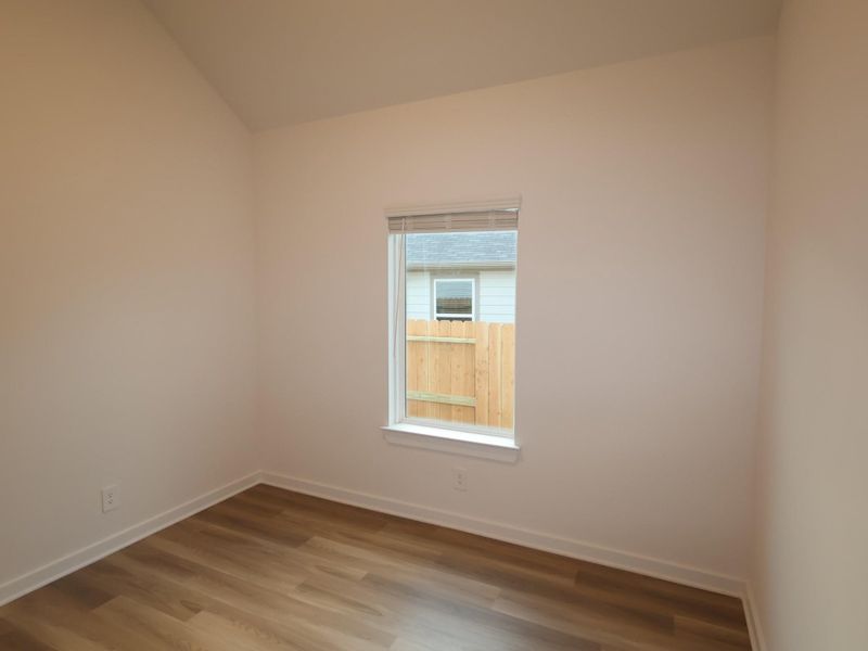 Spacious, unfurnished interior of a new home in Lone Star Landing, Montgomery (Image 18).