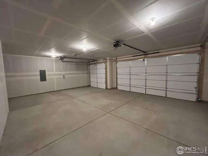 Spacious, unfurnished interior of a new home in Hudson Hills, Hudson (Image 14).