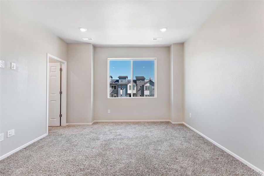 Spacious, unfurnished interior of a new home in , Broomfield (Image 25).