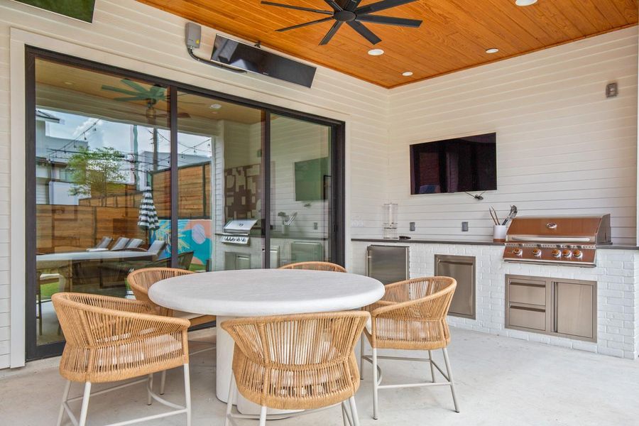 Exterior details and patio area of a home in , Austin (Image 23).