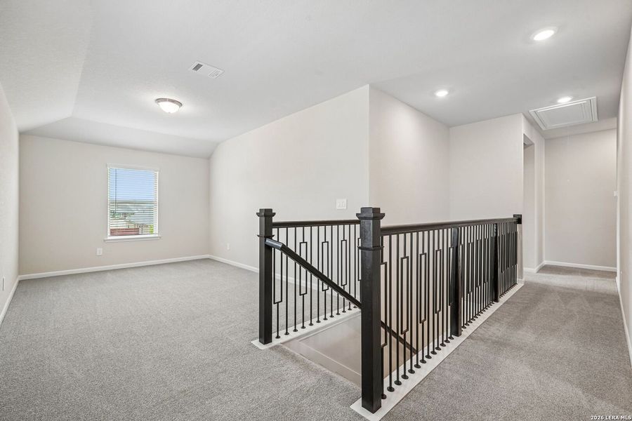 Spacious, unfurnished interior of a new home in Arcadia Ridge - Premier Series, San Antonio (Image 18).
