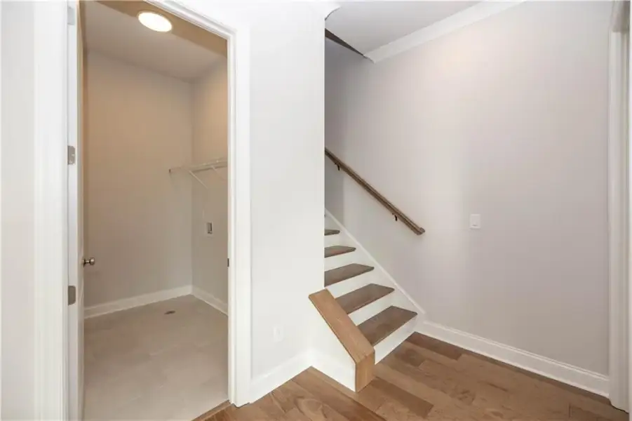 Spacious, unfurnished interior of a new home in Aberdeen, Hoschton (Image 54).