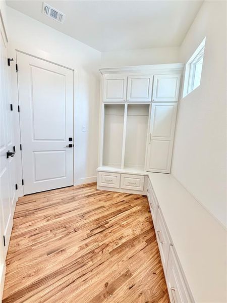 Spacious, unfurnished interior of a new home in , Weatherford (Image 34).