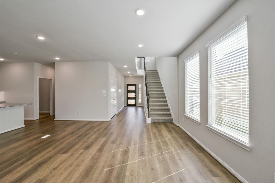 Spacious, unfurnished interior of a new home in Anderson Lakes, Houston (Image 19).