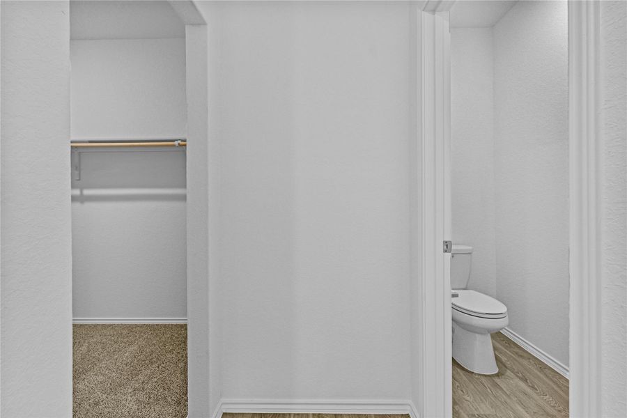 Spacious, unfurnished interior of a new home in Arroyo Ranch, Seguin (Image 27).