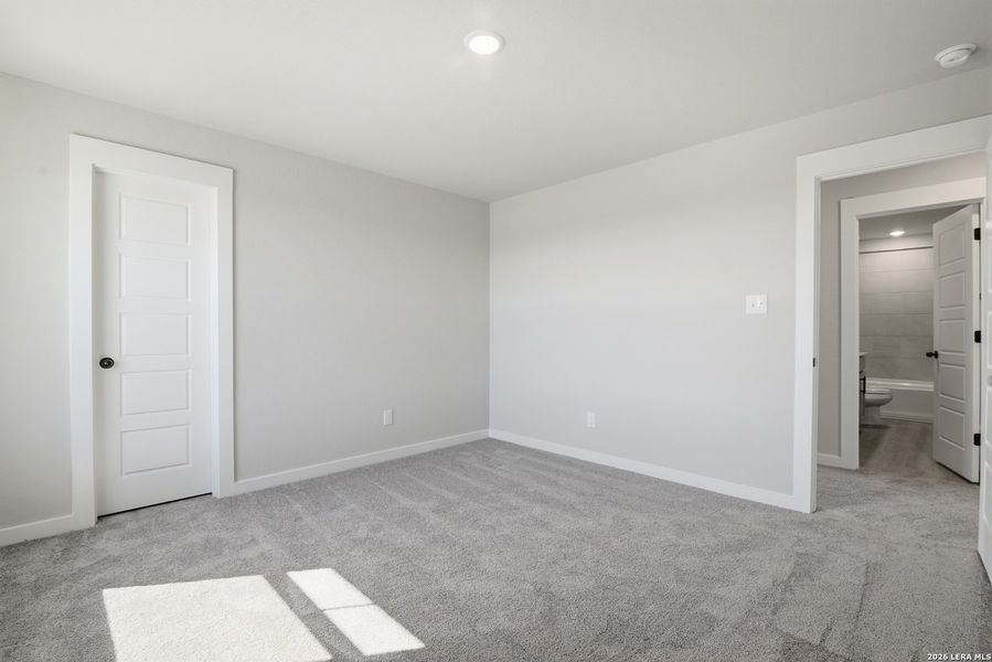 Spacious, unfurnished interior of a new home in Fairway Crossing, Converse (Image 25).