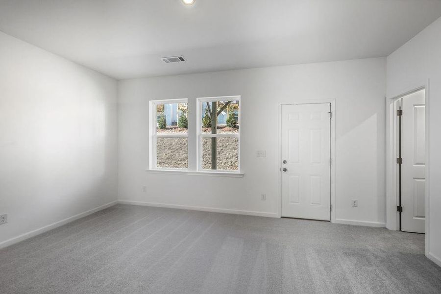 Spacious, unfurnished interior of a new home in Auburn Glen, Dacula (Image 28).