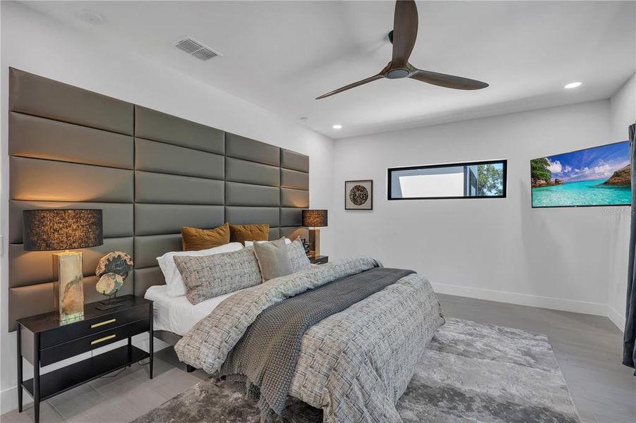 Furnished interior view inside a new home in , Orlando (Image 5).