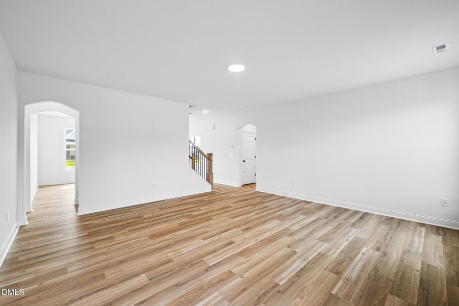 14 -154 Tennyson Dr_ Interior