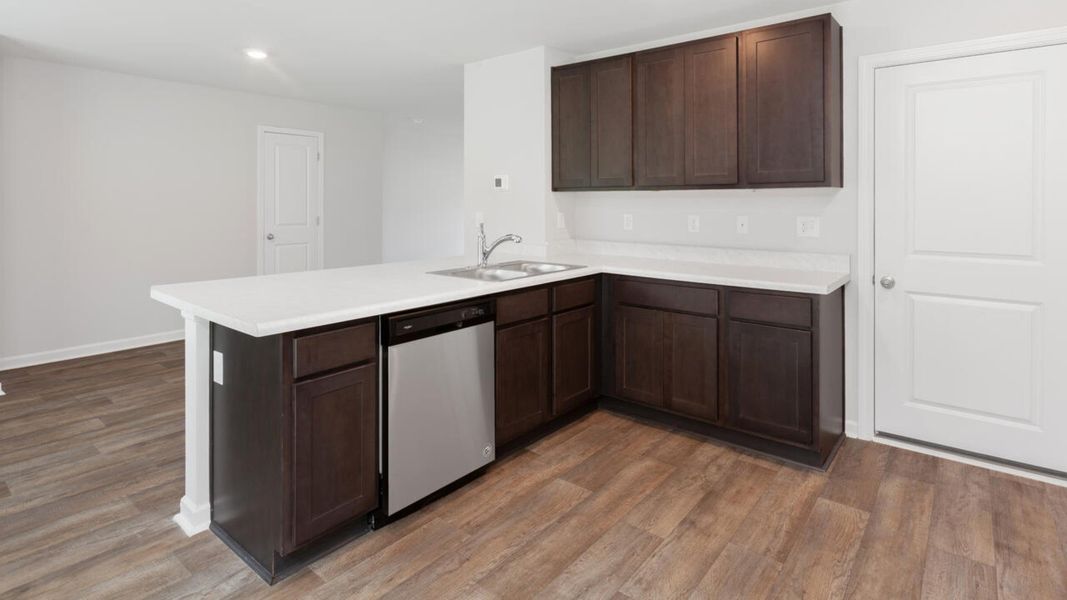 Furnished interior view inside a new home in Eagle Creek, Bolivia (Image 7).