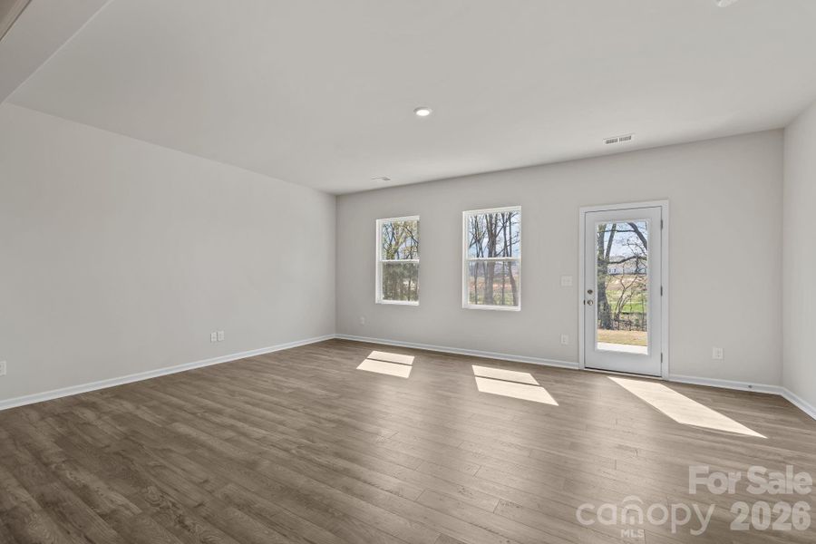 Spacious, unfurnished interior of a new home in McFarland Estates, York (Image 18).