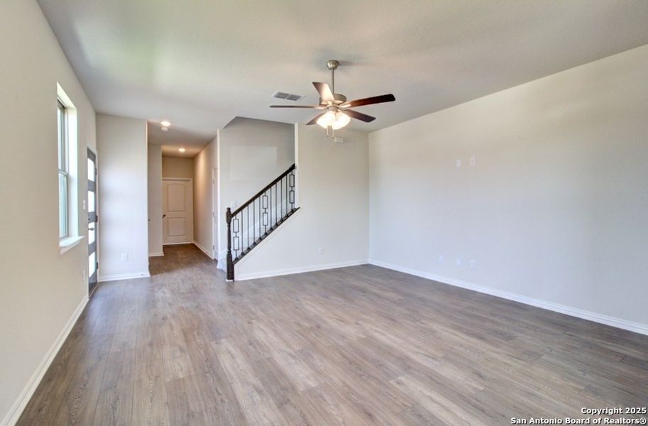 Spacious, unfurnished interior of a new home in Casinas at Gruene, New Braunfels (Image 16). Spacious, unfurnished interior of a new home in Casinas at Gruene, New Braunfels (Image 16).