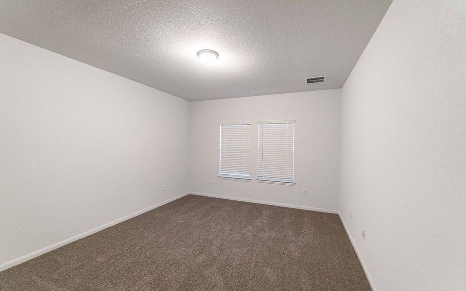 Spacious, unfurnished interior of a new home in Hannah Heights, Seguin (Image 13).