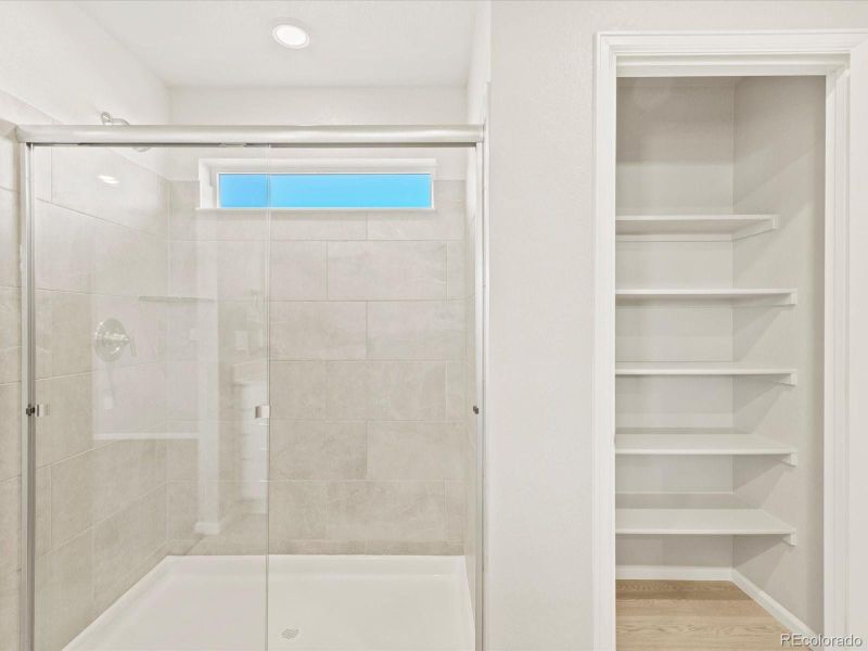 Spacious, unfurnished interior of a new home in Hidden Valley Farm, Severance (Image 18).