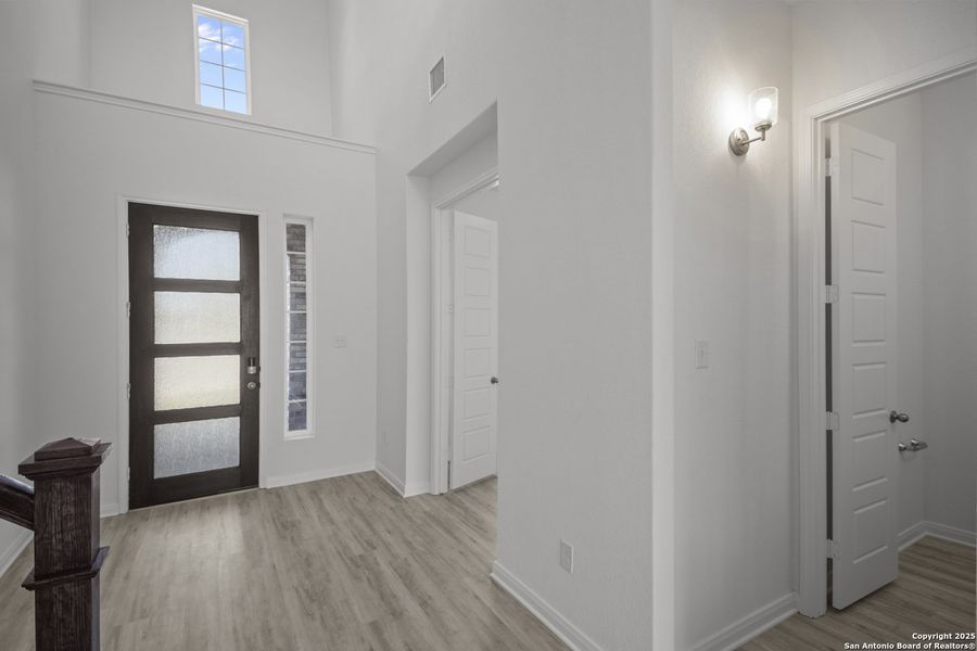 Spacious, unfurnished interior of a new home in Stillwater Ranch, San Antonio (Image 21). Spacious, unfurnished interior of a new home in Stillwater Ranch, San Antonio (Image 21).