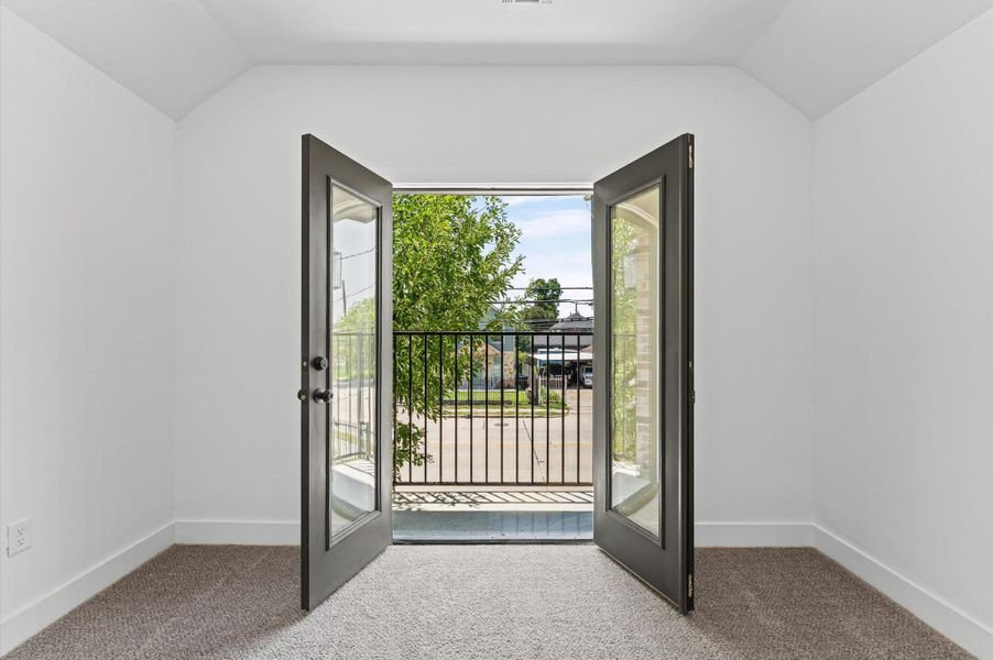 Spacious, unfurnished interior of a new home in , Houston (Image 26).