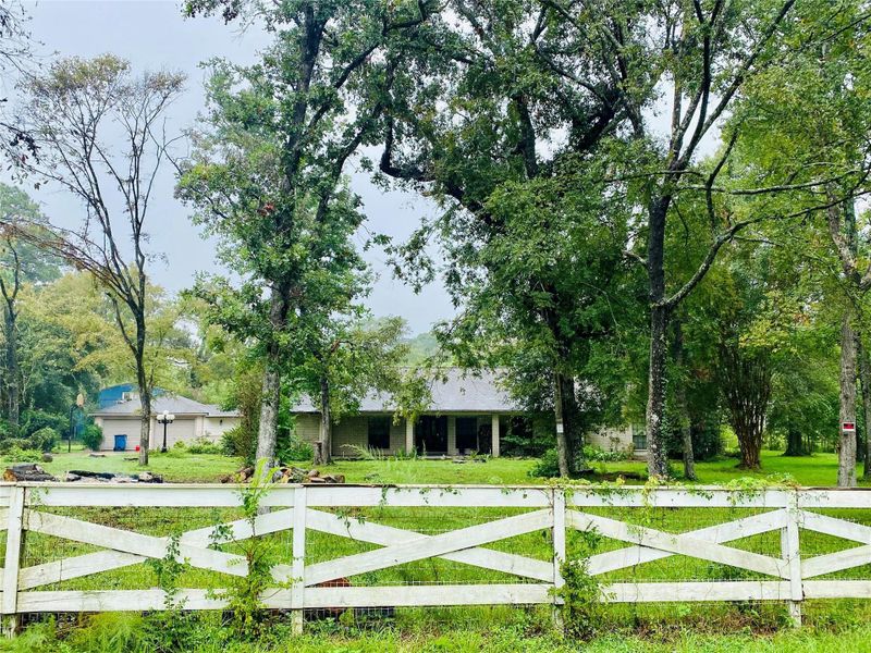 14212 Horseshoe Bend - view from road