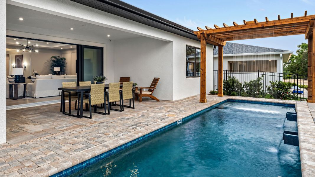 Lanai & Pool Lanai & Pool