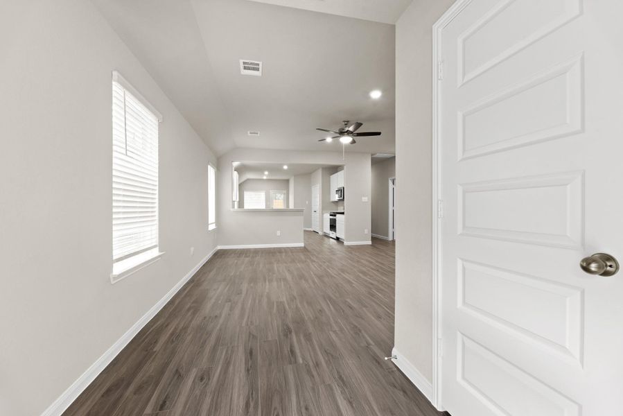 Spacious, unfurnished interior of a new home in Ridgeland Hills, Willis (Image 26).