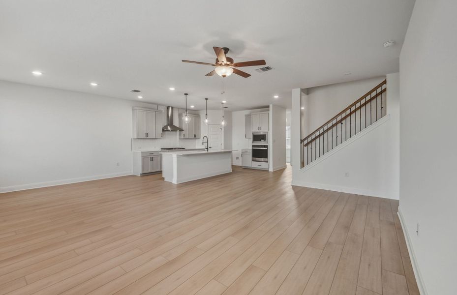 Spacious, unfurnished interior of a new home in Lagos, Manor (Image 34).