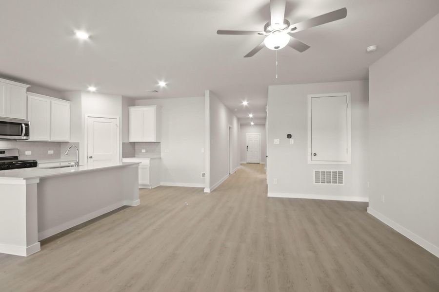 Furnished interior view inside a new home in Magnolia Springs, Montgomery (Image 5). Furnished interior view inside a new home in Magnolia Springs, Montgomery (Image 5).