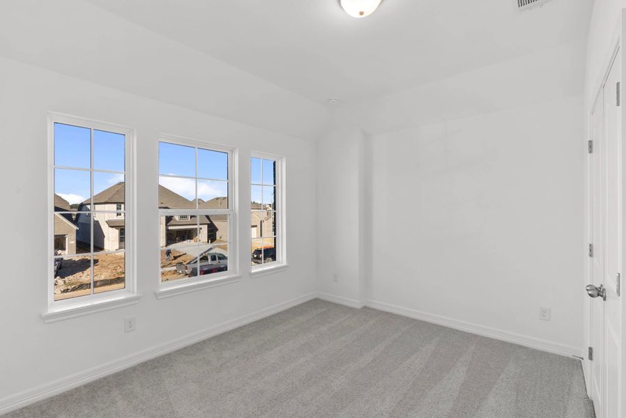 Spacious, unfurnished interior of a new home in Westland Ranch, League City (Image 21).