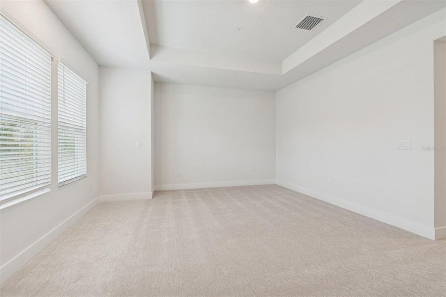 Spacious, unfurnished interior of a new home in Apex at Seminole Heights, Tampa (Image 25).