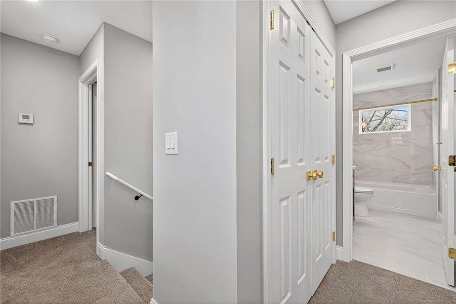 Spacious, unfurnished interior of a new home in , Atlanta (Image 25).