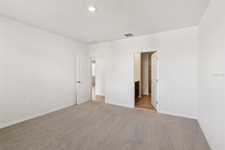 Spacious, unfurnished interior of a new home in Wynnstone - Classic Series, Haines City (Image 26).