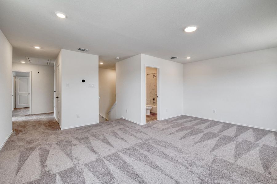 Spacious, unfurnished interior of a new home in River Bluff, Leander (Image 17). Spacious, unfurnished interior of a new home in River Bluff, Leander (Image 17).