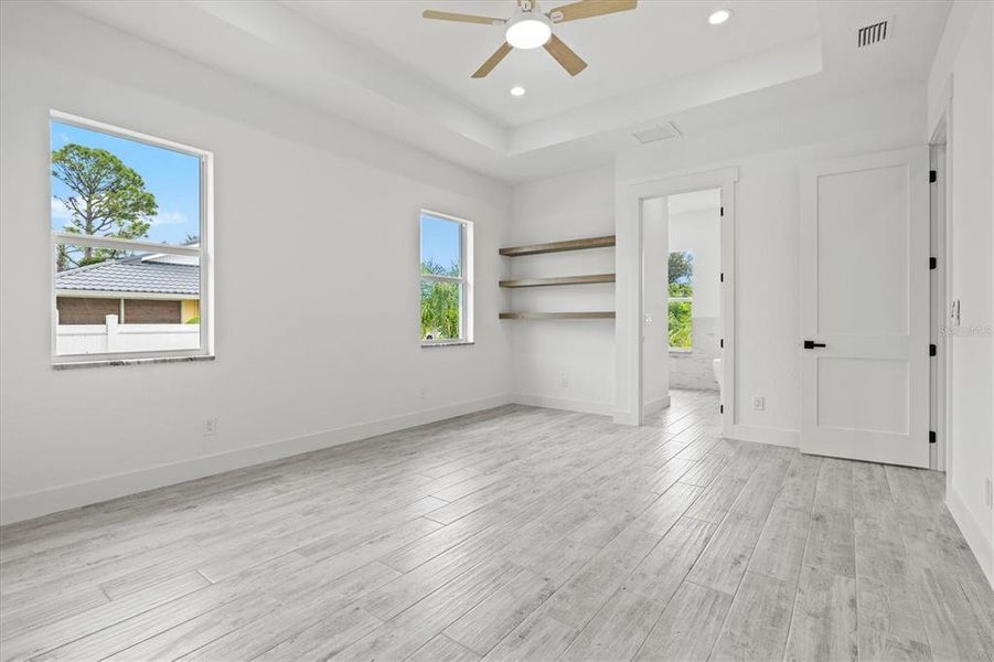 Spacious, unfurnished interior of a new home in , Englewood (Image 37).