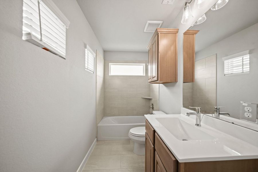 Furnished interior view inside a new home in Beacon Hill, Waller (Image 5). Furnished interior view inside a new home in Beacon Hill, Waller (Image 5).