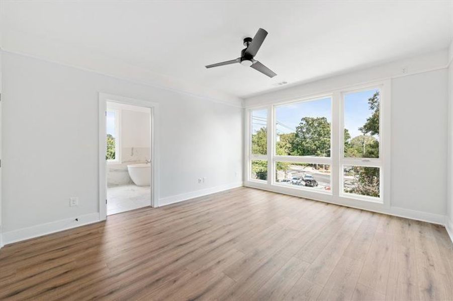 Spacious, unfurnished interior of a new home in The Berkeleys, Atlanta (Image 30).