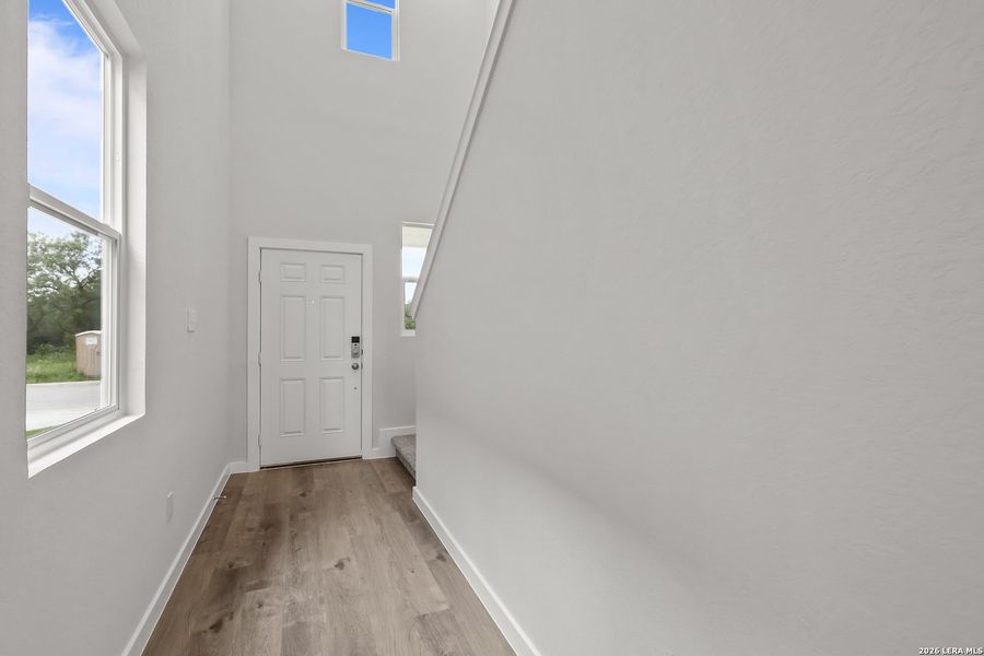 Spacious, unfurnished interior of a new home in Spring Creek, San Antonio (Image 30). Spacious, unfurnished interior of a new home in Spring Creek, San Antonio (Image 30).