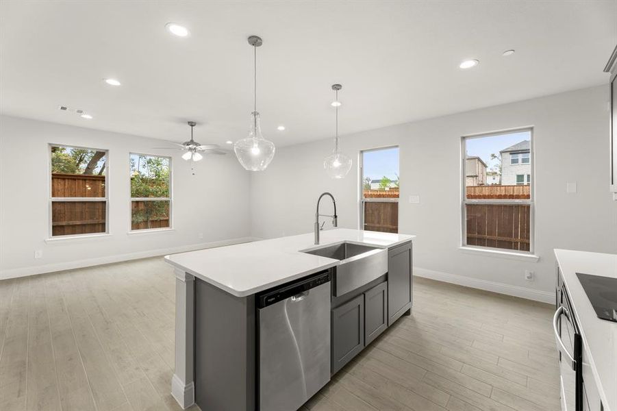 07. 6949 Mustang Isle - Kitchen (3) 07. 6949 Mustang Isle - Kitchen (3)