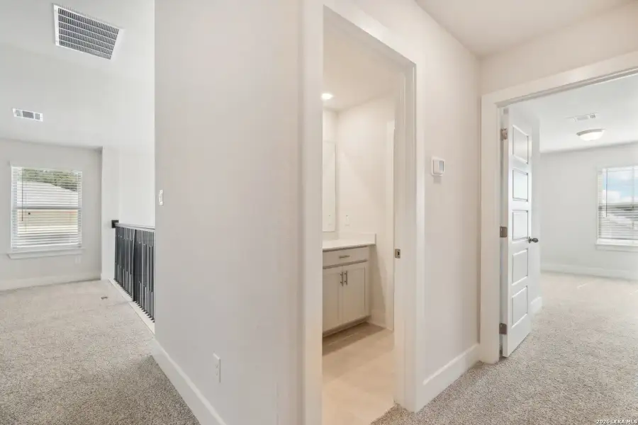 Spacious, unfurnished interior of a new home in , San Antonio (Image 24).