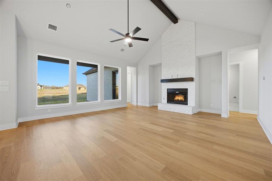 Spacious, unfurnished interior of a new home in Waterfall Ranch - 1 Acre Lots, Waxahachie (Image 18). Spacious, unfurnished interior of a new home in Waterfall Ranch - 1 Acre Lots, Waxahachie (Image 18).