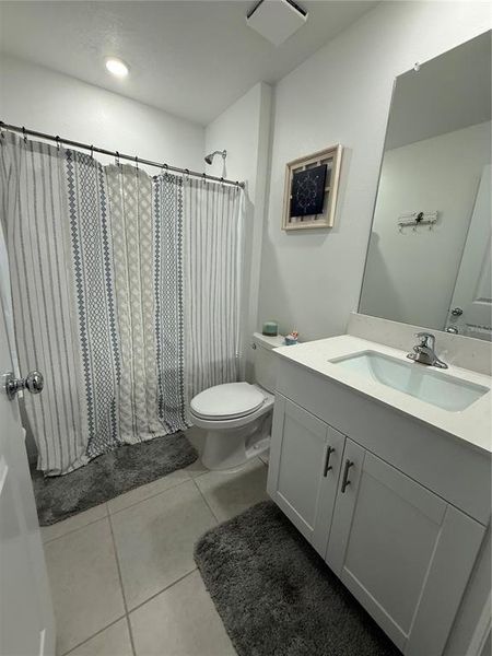 Furnished interior view inside a new home in , Wimauma (Image 8).