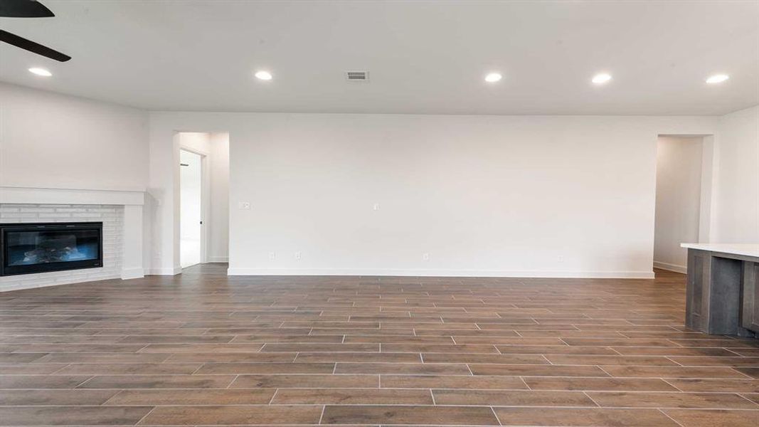 Spacious, unfurnished interior of a new home in Hillstead 50', Lavon (Image 15).