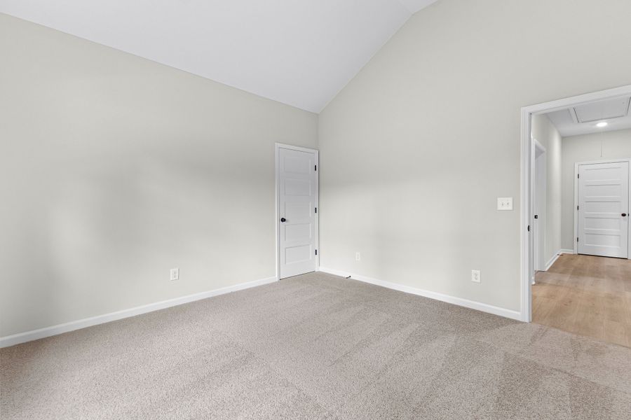Spacious, unfurnished interior of a new home in Golfview, Thomaston (Image 30).