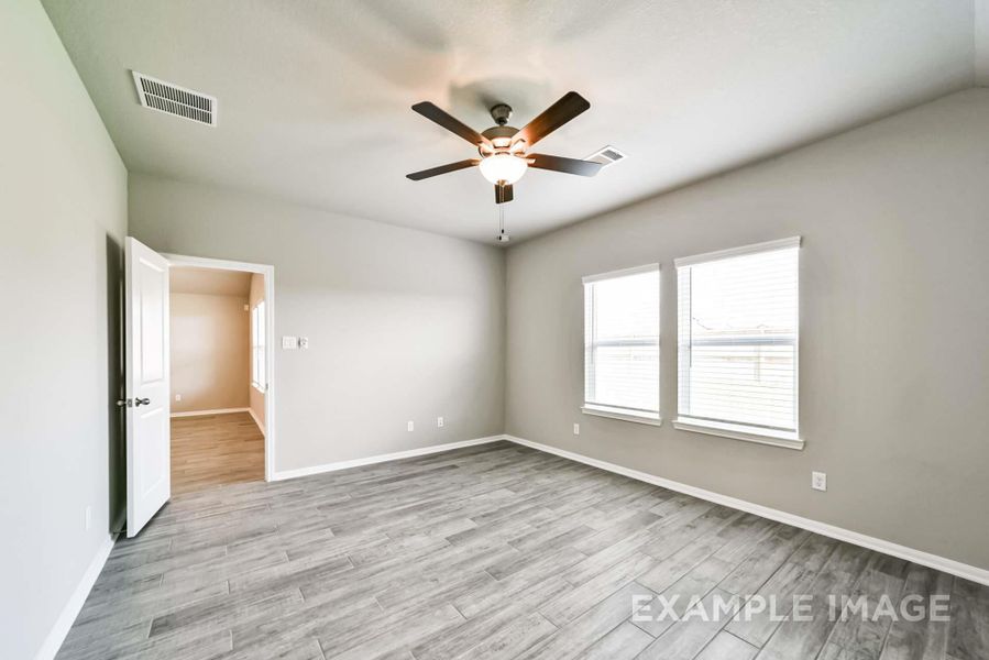 Spacious, unfurnished interior of a new home in River Ranch Meadows, Dayton (Image 15).