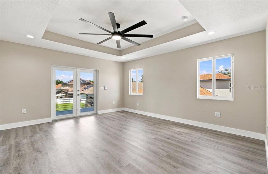 Spacious, unfurnished interior of a new home in , Tampa (Image 61).