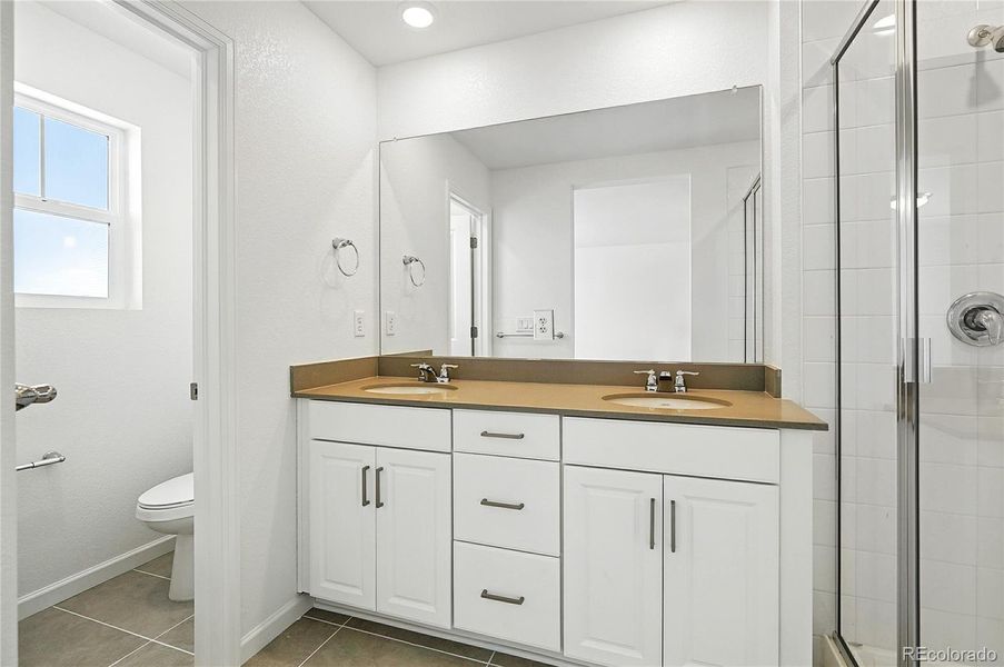 6581 E 148th Dr - Ready Now