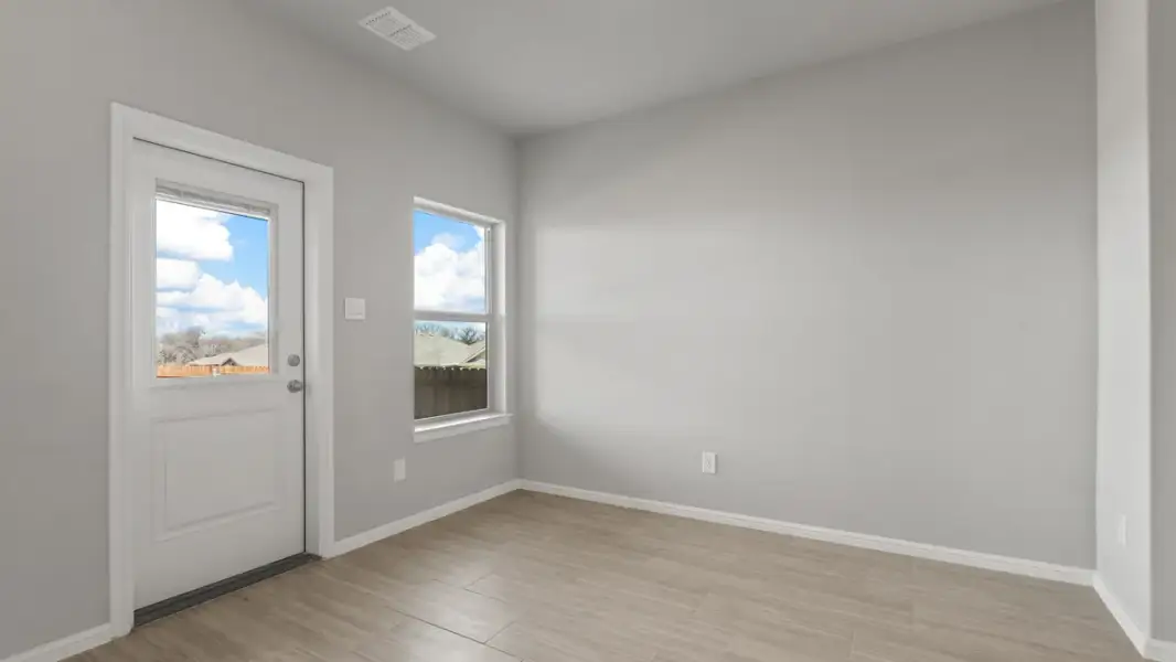 Representative unfurnished interior of a home built from the Midland by D.R. Horton in Audra Oaks, Denton (Image 17).