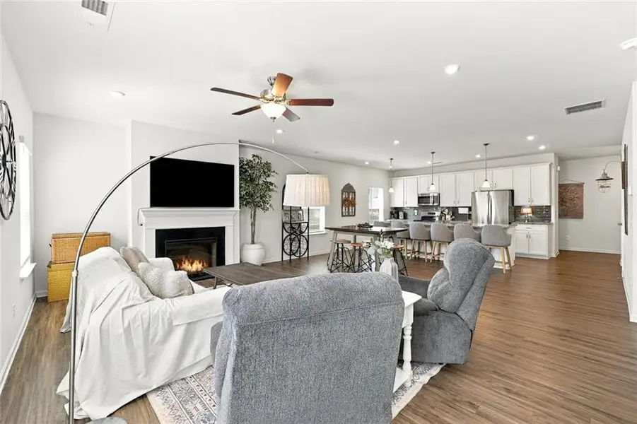 Furnished interior view inside a new home in , Cartersville (Image 10).