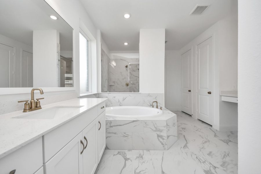 Furnished interior view inside a new home in ARTAVIA, Conroe (Image 11).