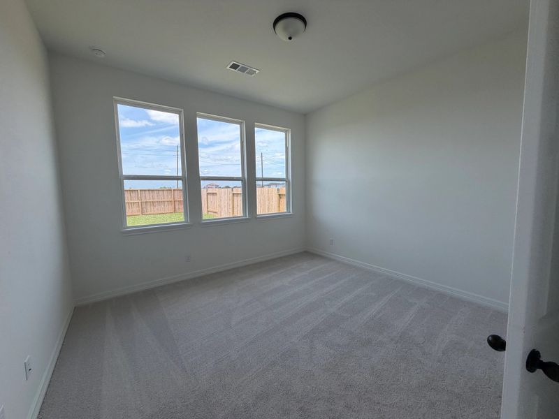 Spacious, unfurnished interior of a new home in Bergamo, Katy (Image 10).