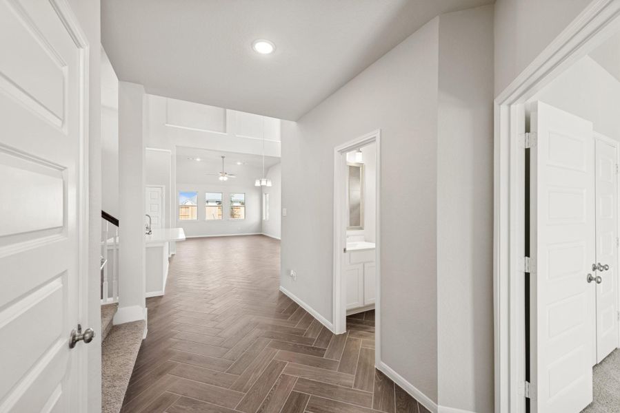 Inviting foyer (*Photo not of actual home and used for illustration purposes only.)